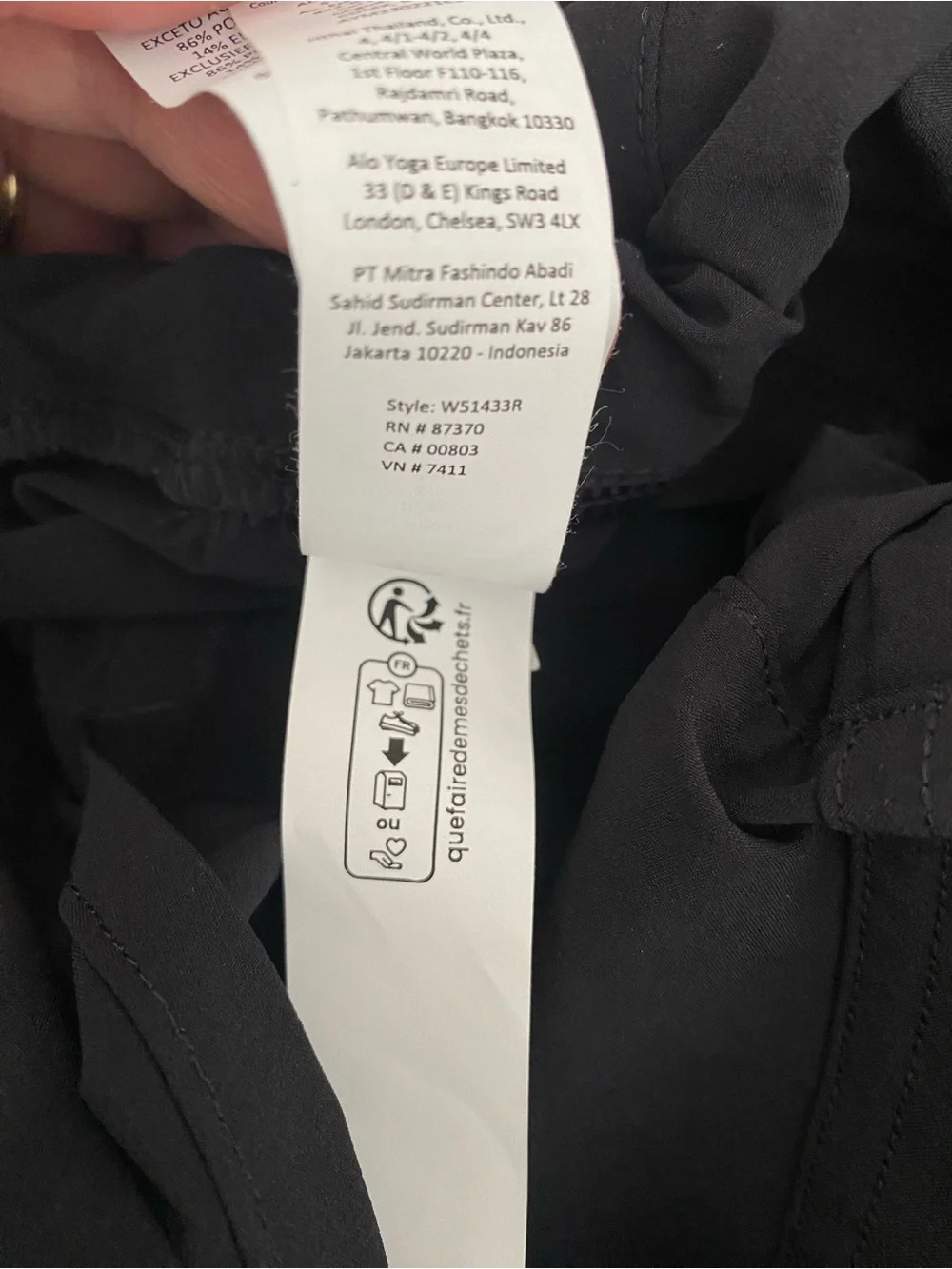 NWOT Alo Yoga Low Rise Megastar Cargo Pants in black size L
